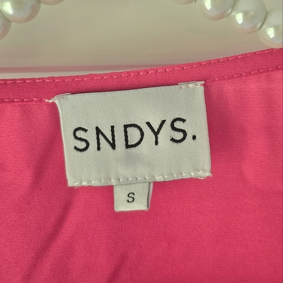 New SNDYS Lantern Sleeve Crop Pixie Top Fuschia Pink Small - Picture 6 of 8